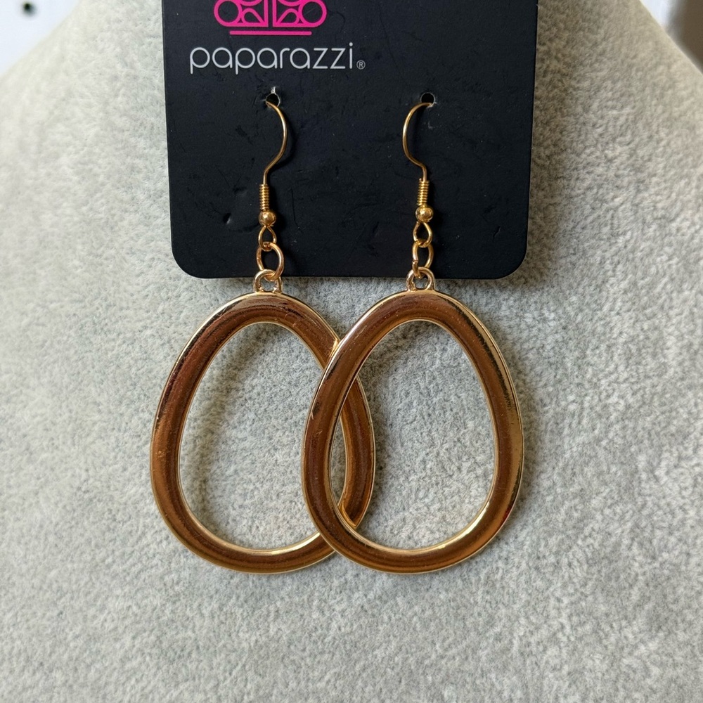 Paparazzi Chic Gold Open Teardrop Earrings